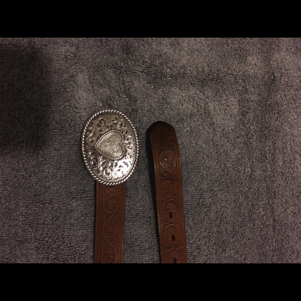 Justin leather belt with silver heart buckle